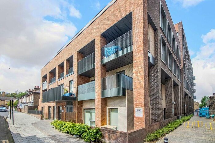 1 Bedroom Flat To Rent In Loampit Vale, London, SE13