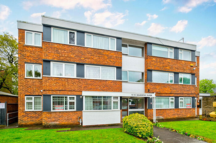 2 Bedroom Flat To Rent In Selworthy Close, Wanstead, E11