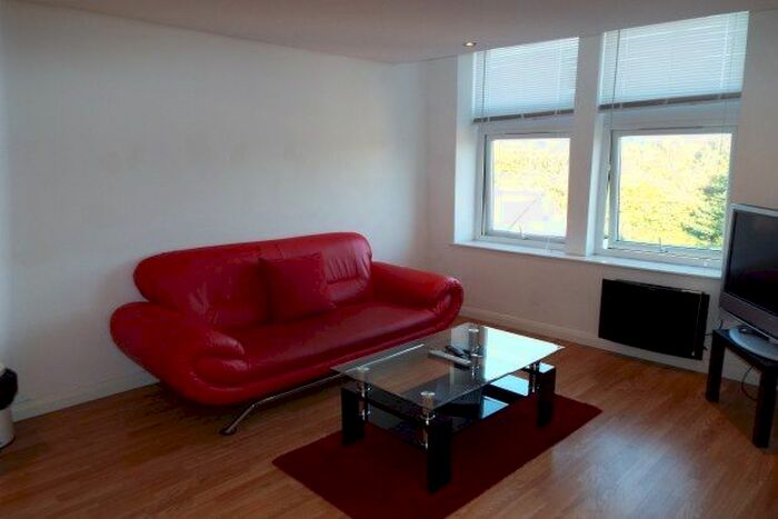 1 Bedroom Flat To Rent In The Grosvenor House, Cardiff, CF24