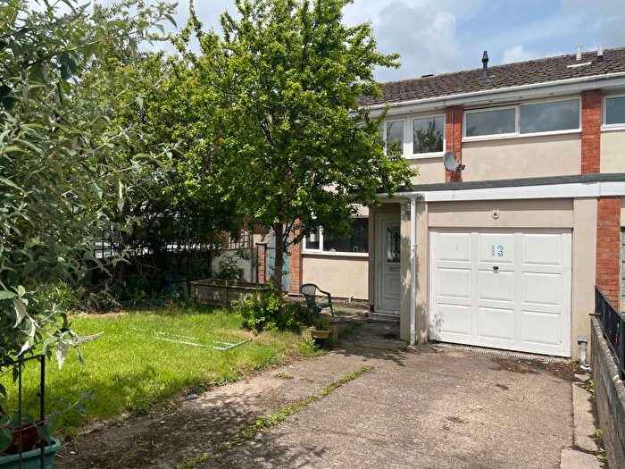 3 Bedroom Semi-Detached House To Rent In Shrubbery Close, Newport, Barnstaple, EX32