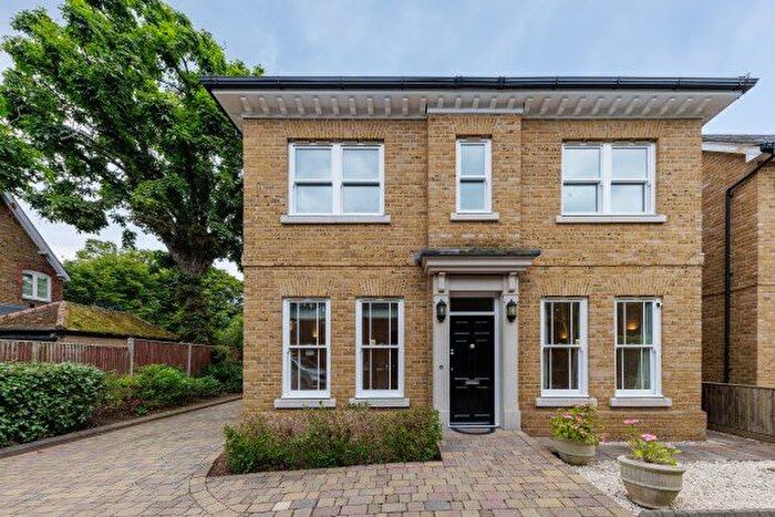 4 Bedroom Property To Rent In Kingston Vale, London, SW15