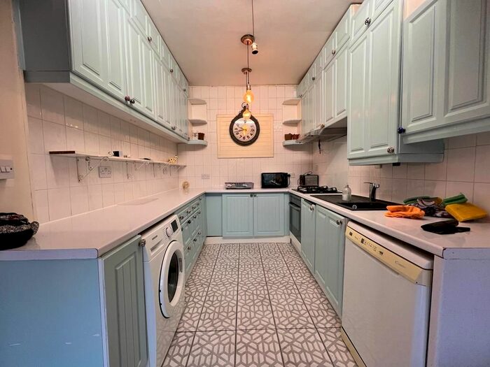 1 Bedroom Flat To Rent In Richmond Road, London SW15