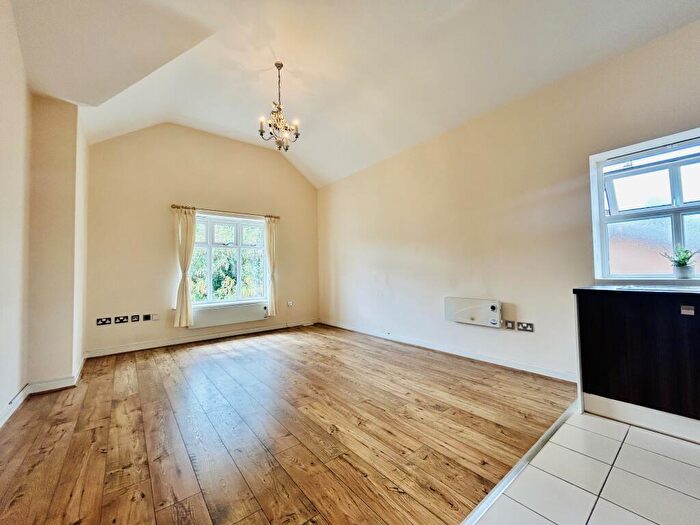 2 Bedroom Apartment To Rent In Great Willow Court, Derby, DE22