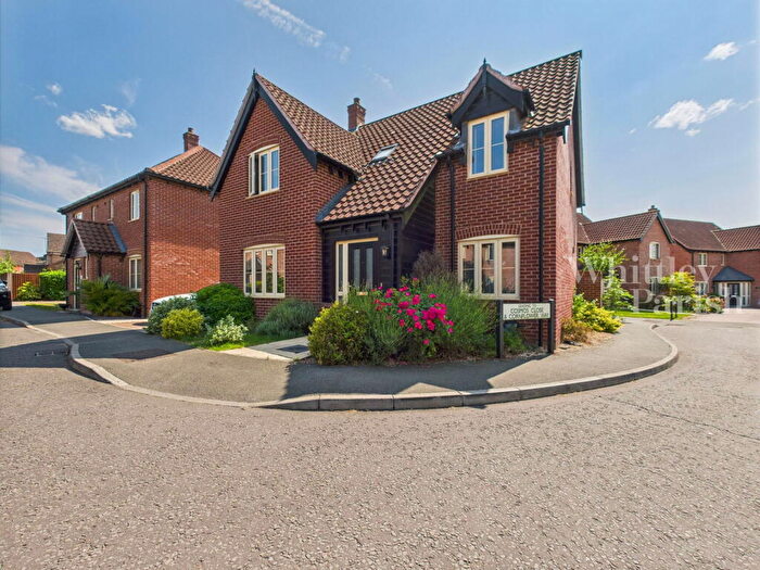 4 Bedroom Detached House For Sale In Honeysuckle Way, Attleborough, NR17