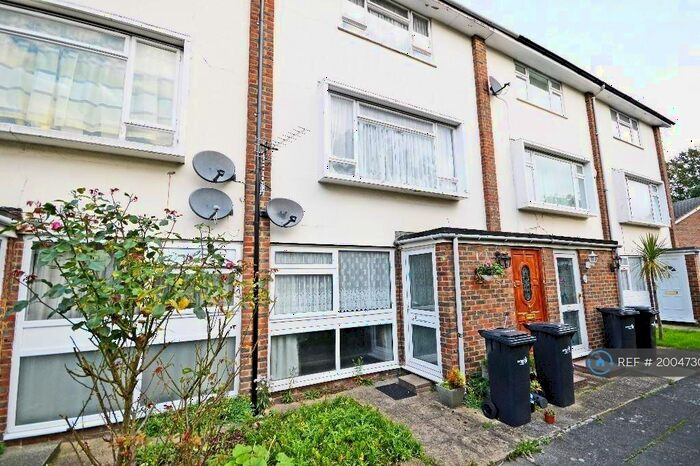 1 Bedroom Maisonette To Rent In Ashcroft, London, N14