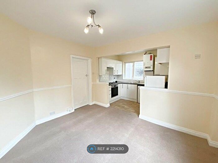 1 Bedroom Flat To Rent In Fletcher Road, Beeston, Nottingham, NG9