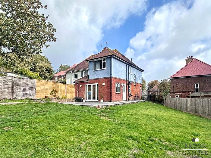 3 Bedroom Semi-Detached House For Sale In Millbrook Gardens, Eastbourne, BN20