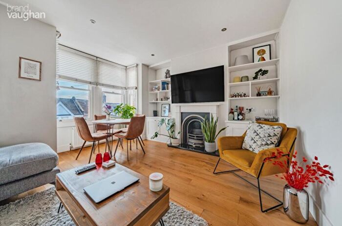 2 Bedroom Flat To Rent In Hollingbury Park Avenue, Brighton, East Sussex, BN1