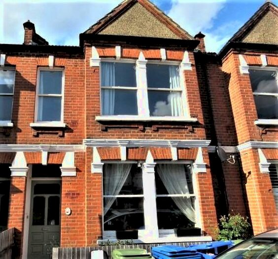 2 Bedroom Apartment To Rent In Playfield Crescent, East Dulwich, London, SE22