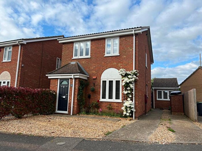 3 Bedroom Detached House For Sale In Gardeners Close, Flitwick, MK45