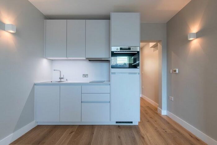 Studio To Rent In Russell Road, London, N13