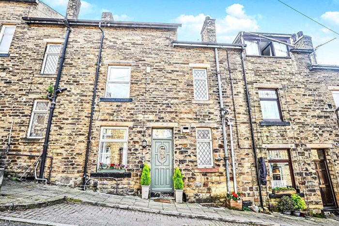 3 Bedroom Terraced House To Rent In Oak Grove, Keighley, West Yorkshire, BD21