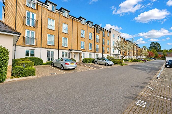2 Bedroom Flat To Rent In Tudor Way, Knaphill, Woking, Surrey, GU21