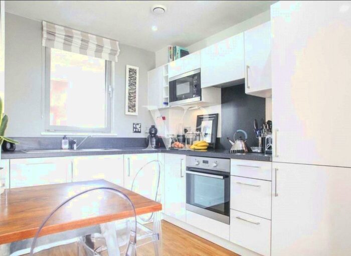 1 Bedroom Apartment To Rent In Meadow Court, Booth Road, E16