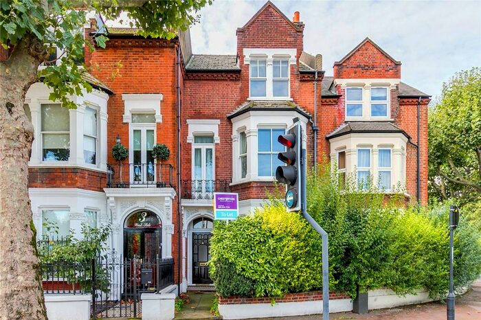 3 Bedroom Flat To Rent In Wandsworth Common West Side, London, SW18