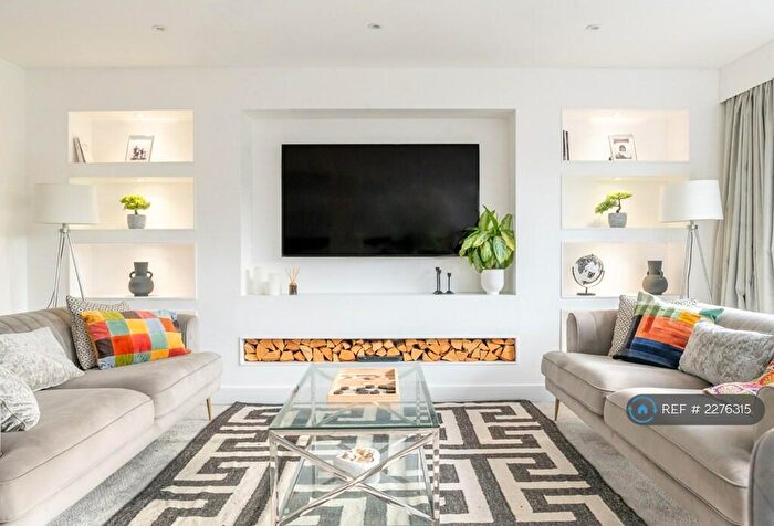 6 Bedroom Detached House To Rent In Farthing Lane, Sutton Coldfield, B76