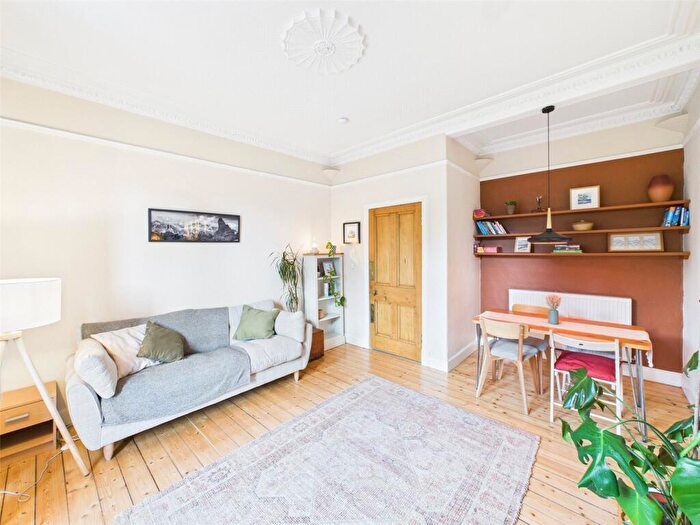 1 Bedroom Apartment To Rent In Dickson Street, Edinburgh, Midlothian, EH6