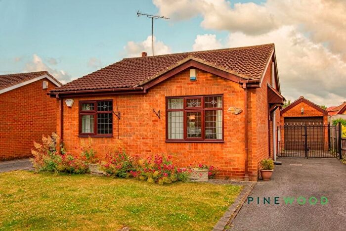 2 Bedroom Detached Bungalow For Sale In Crags View, Creswell, S80