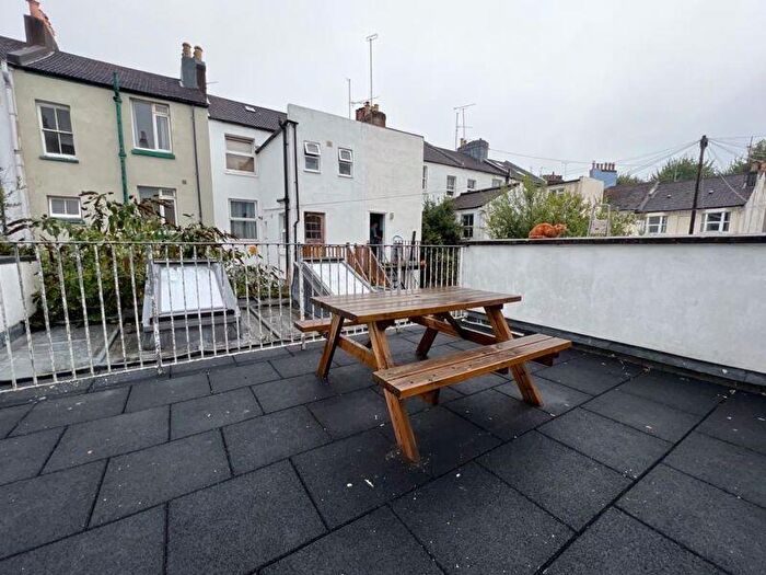 4 Bedroom Flat To Rent In Lewes Road, Brighton, BN2