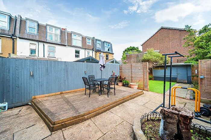 3 Bedroom Detached House To Rent In Keble Street, London, SW17
