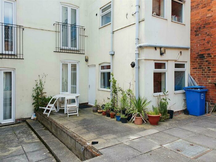 1 Bedroom Flat To Rent In Mill Road, Kettering, NN16