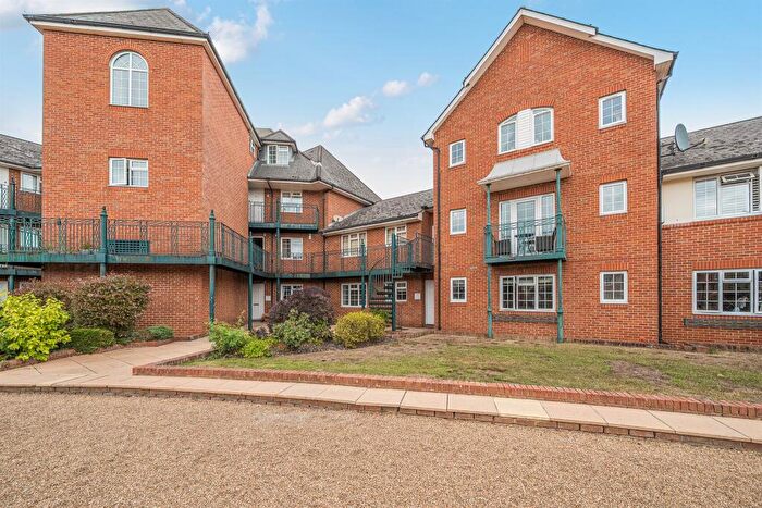 2 Bedroom Apartment For Sale In St. Leonards Road, Windsor, SL4