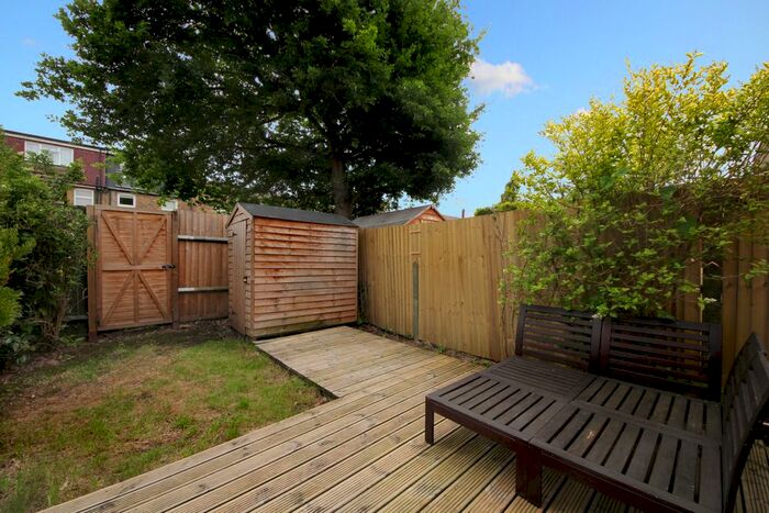 2 Bedroom Flat To Rent In Glenfield Road, London, W13