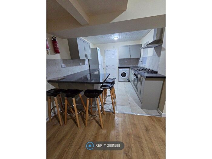 5 Bedroom Terraced House To Rent In Queen St, Pontypridd, CF37