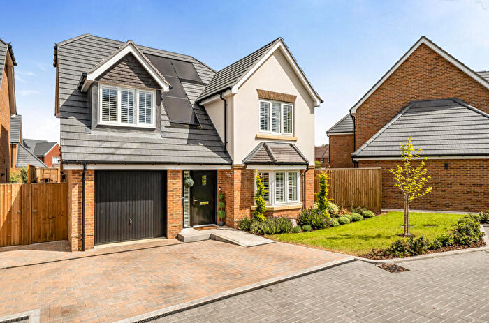 4 Bedroom Detached House For Sale In Pakenham Road, Bracknell, Berkshire, RG12