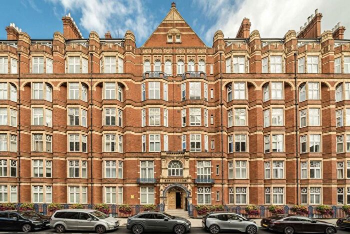 4 Bedroom Flat To Rent In Bickenhall Street, Marylebone, W1U
