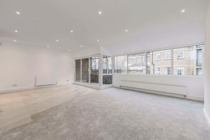 3 Bedroom Mews House To Rent In John's Mews, Bloomsbury, London, WC1N