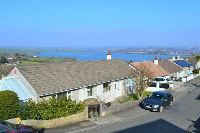 2 Bedroom Bungalow To Rent In Hillside Road, Saltash, PL12