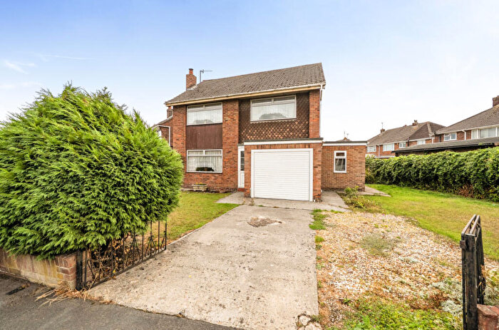 3 Bedroom Detached House For Sale In Crawley Avenue, Stratton St Margaret, Swindon, SN3