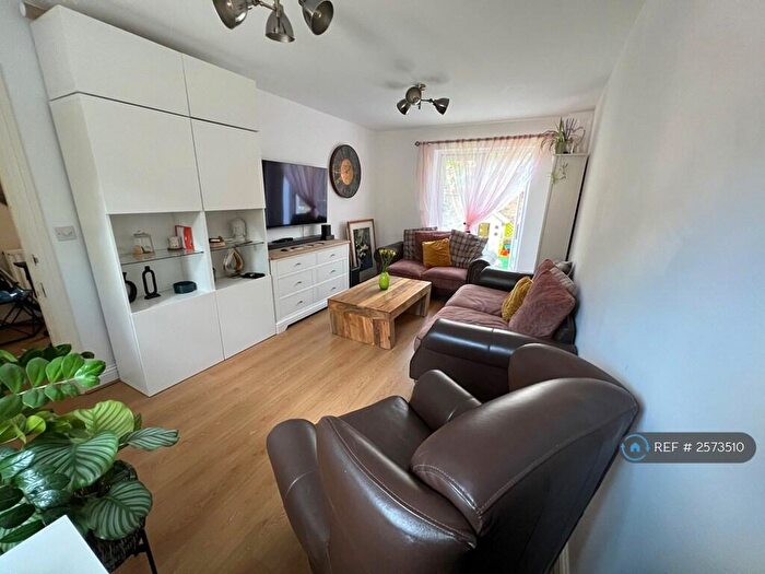 3 Bedroom Terraced House To Rent In Gladeside, Cambridge, CB4