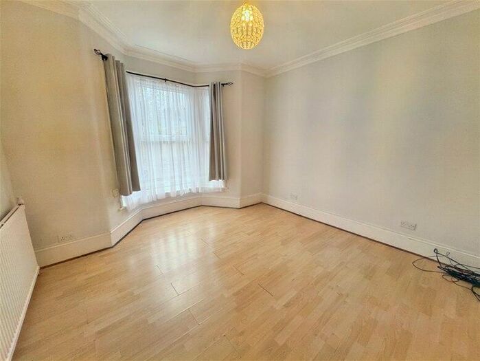5 Bedroom Terraced House To Rent In Vaughan Road, Stratford, E15