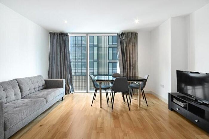 1 Bedroom Apartment To Rent In Marsh Wall, London, E14