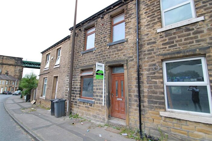 3 Bedroom Terraced House To Rent In The Triangle, Huddersfield, HD1