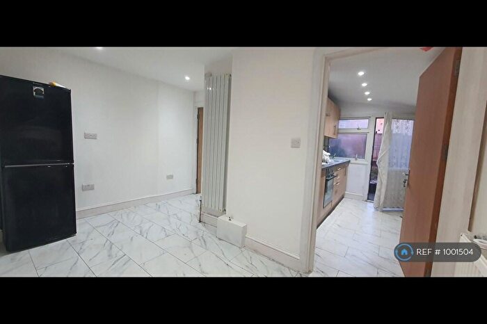 3 Bedroom Terraced House To Rent In Kentmere Road, London, SE18