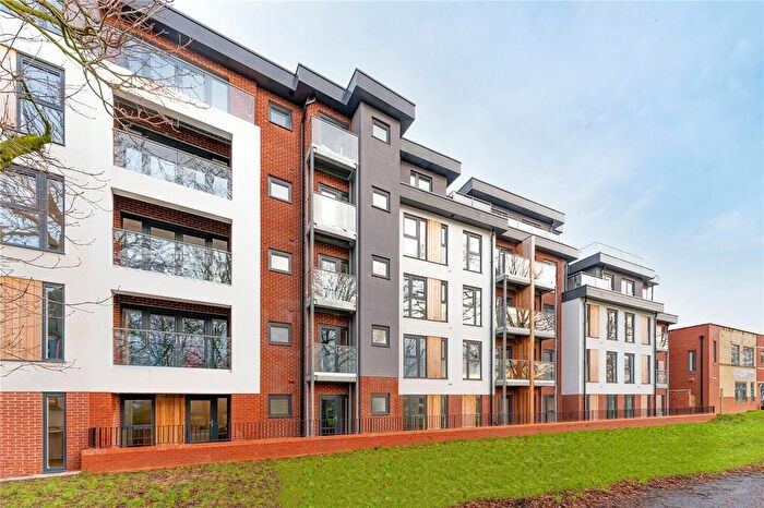 2 Bedroom Flat To Rent In Richard Lewis Way, Shirley, Solihull, B90