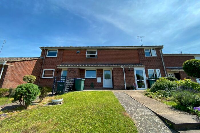 3 Bedroom Terraced House To Rent In Meadway, Buckingham, Buckinghamshire, MK18