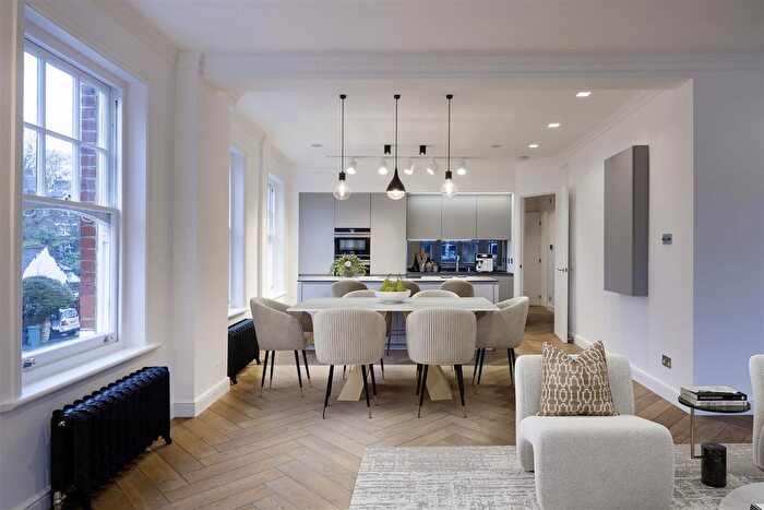 2 Bedroom Flat For Sale In Glenloch Road, Belsize Park, London, NW3