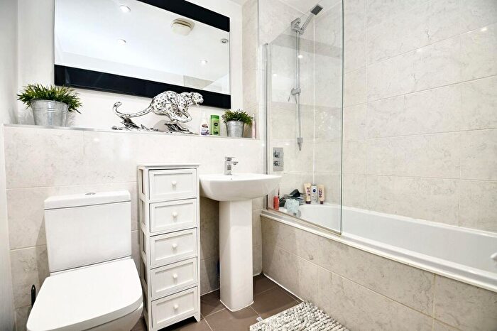 2 Bedroom Semi-Detached House For Sale In Duchy Road, Salford, M6