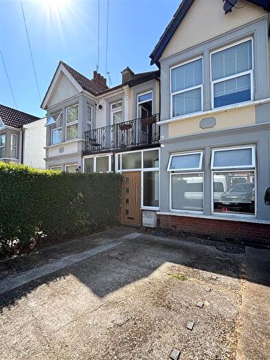 2 Bedroom Property To Rent In Argyll Road, Westcliff-On-Sea, SS0