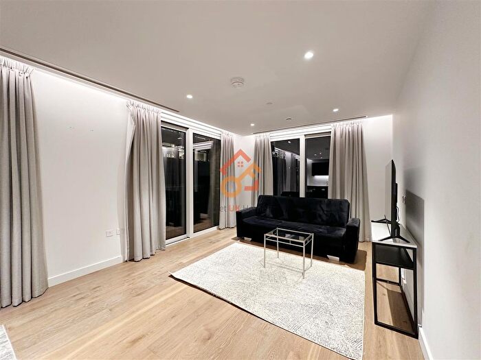 2 Bedroom Flat To Rent In Signature House, Jubilee Walk, London, WC1X