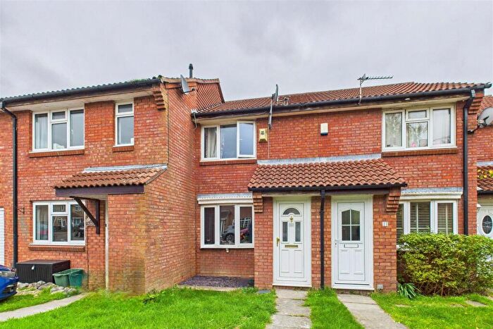 2 Bedroom Terraced House For Sale In Modern Home Close To Clevedon Riverbank Walks, BS21