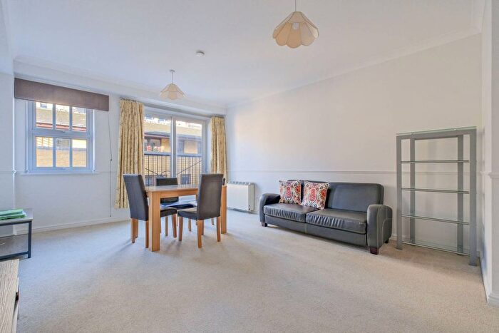 2 Bedroom Flat To Rent In Cartwright Street, Tower Hill, London, E1