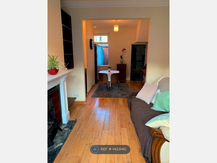 2 Bedroom Terraced House To Rent In Belmont Avenue, Belfast, BT4