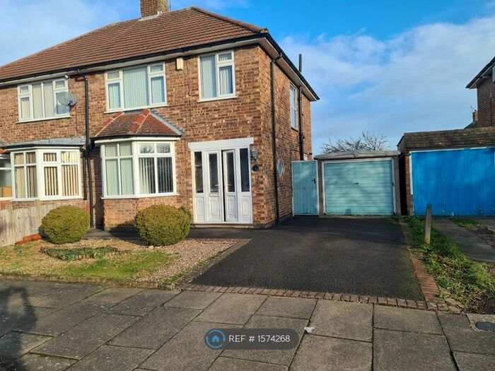 3 Bedroom Semi-Detached House To Rent In Hanbury Road, Leicester, LE5