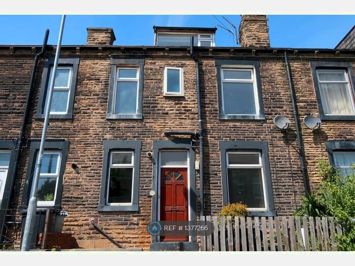 3 Bedroom Terraced House To Rent In Hartley Street, Morley, Leeds, LS27