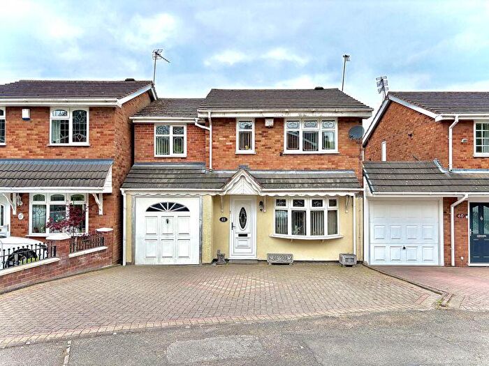 3 Bedroom Detached House For Sale In Cowley Drive, Milking Bank, DY1
